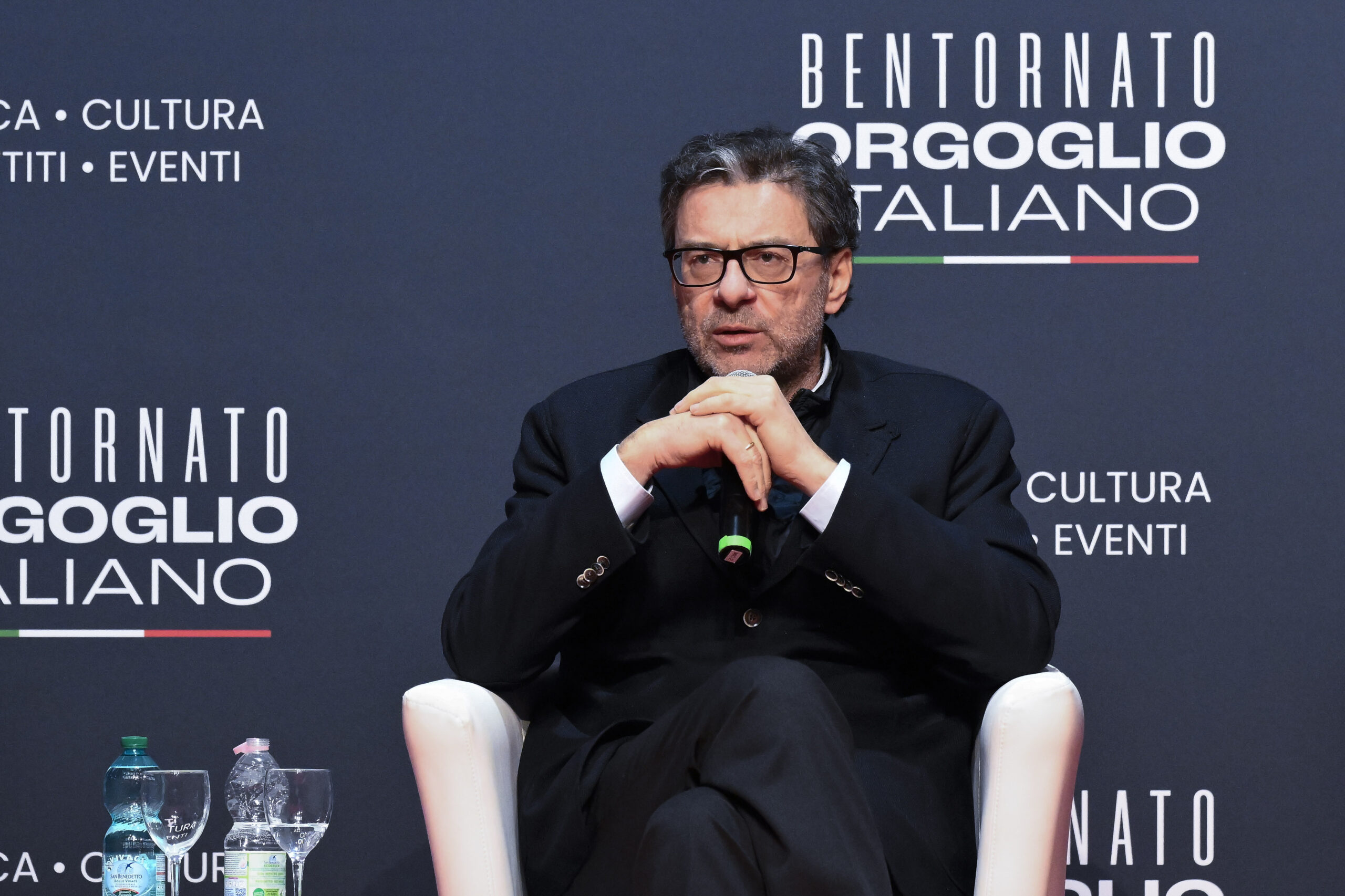 Giorgetti: “Pil dimezzato ma i conti tengono, deficit sotto il 3% nel 2026”