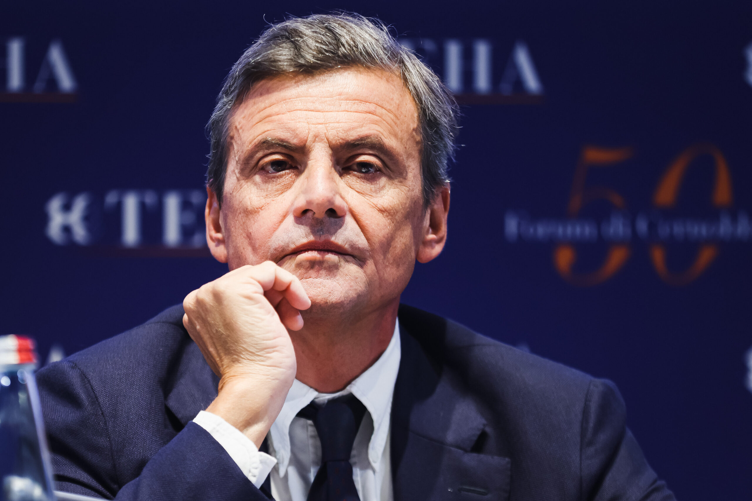 Calenda: “Serve confronto tra destra e sinistra, no contrapposizioni permanenti”