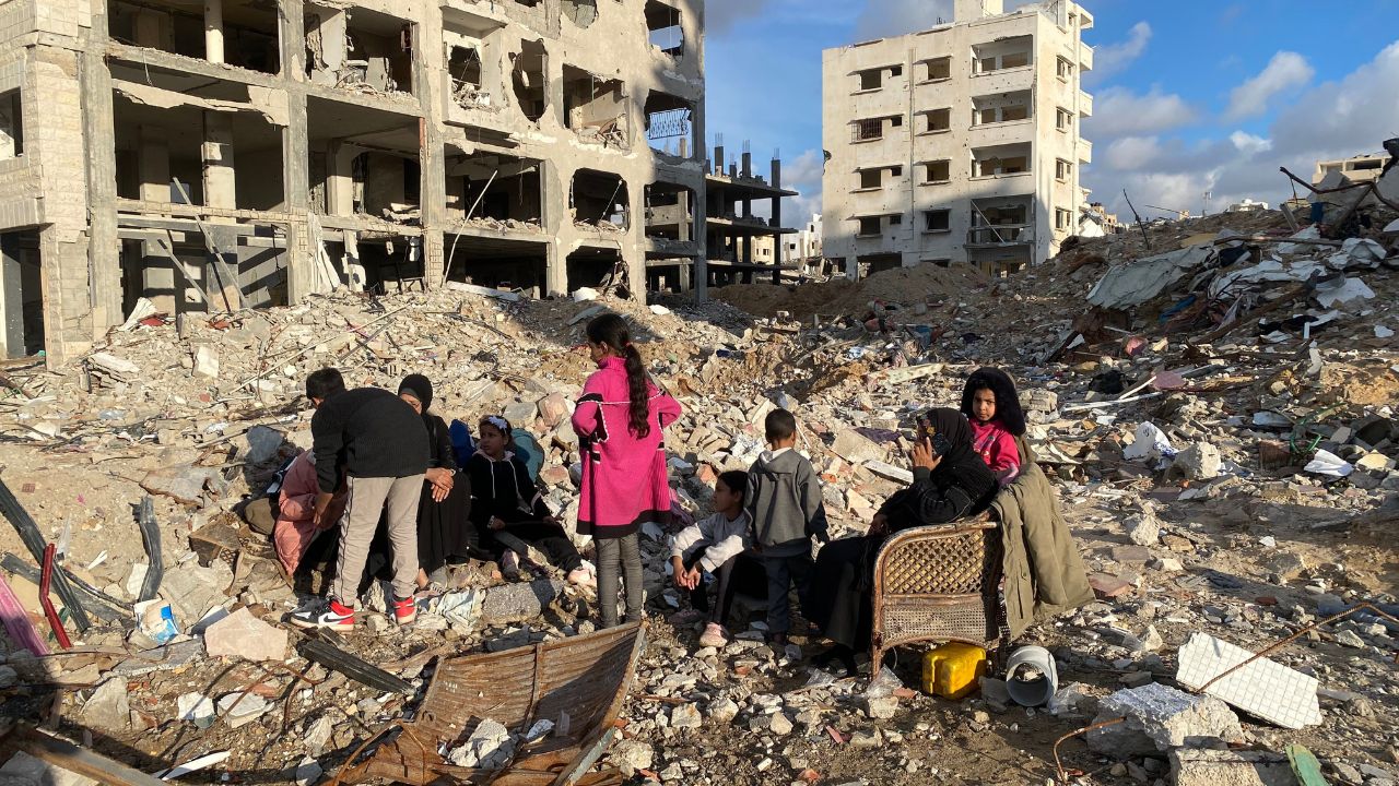 Israele colpisce Beirut: bombardato edificio utilizzato da Hezbollah