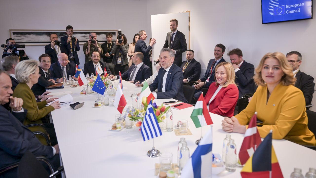 Meloni: “Scelta tra Usa e Europa? 