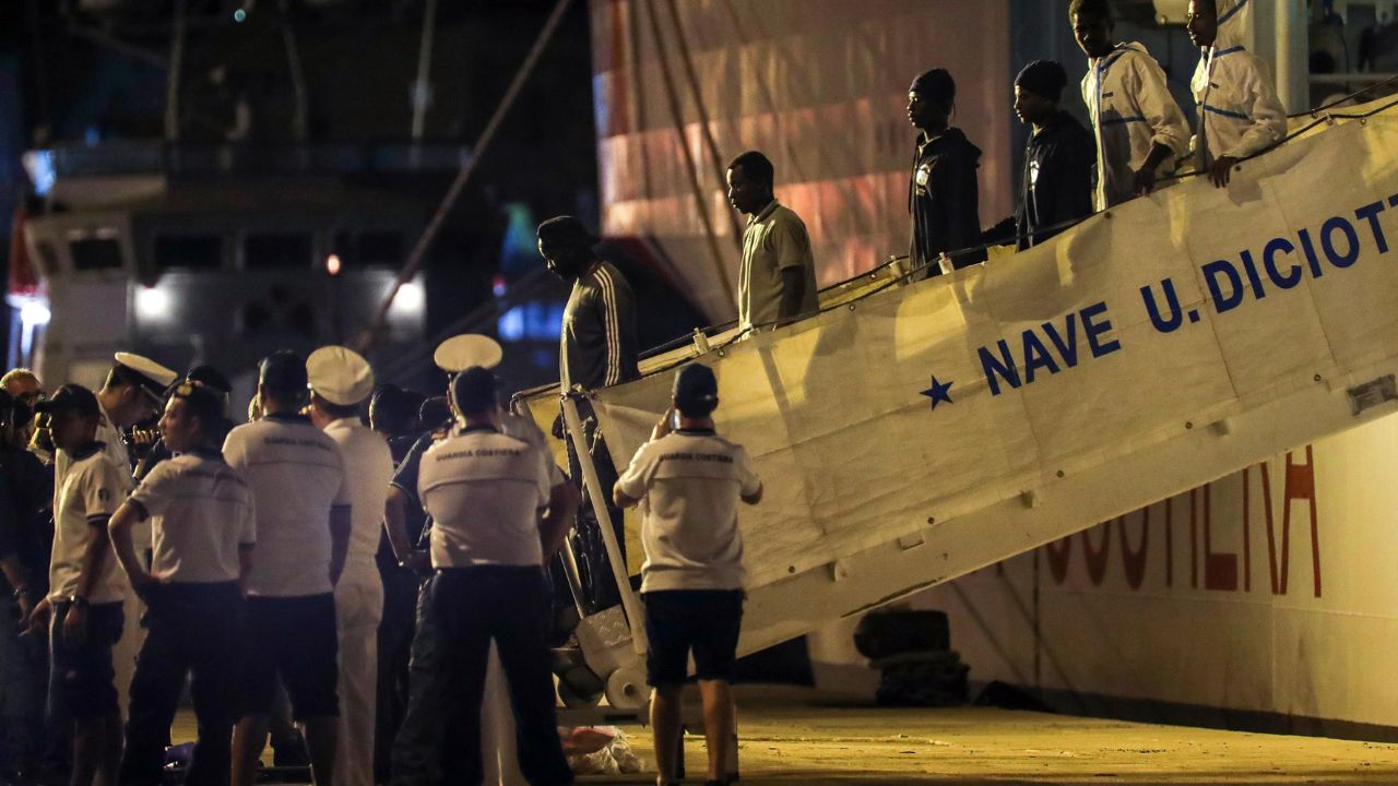 Minori migranti, oltre l’emergenza: il rapporto Unicef e Carta di Roma