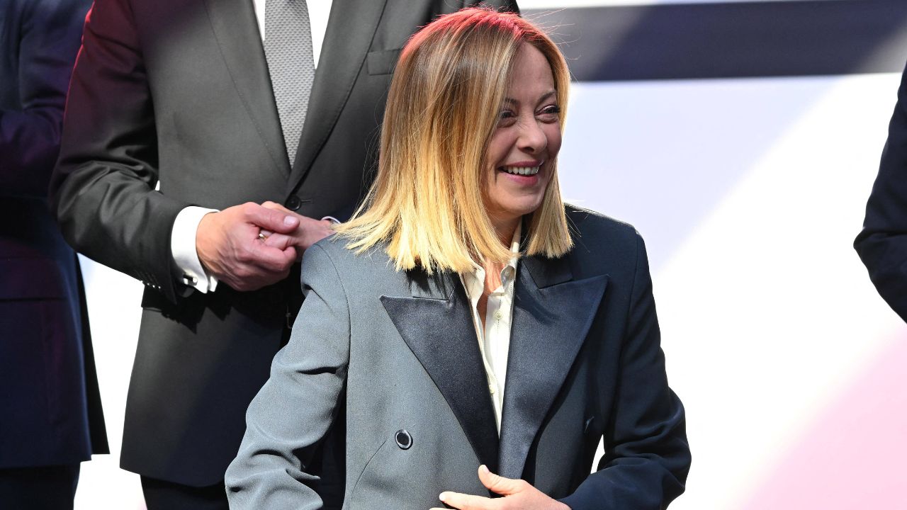 Meloni promossa sui social dopo l’incontro con Trump: sostegno dal 54% degli italiani