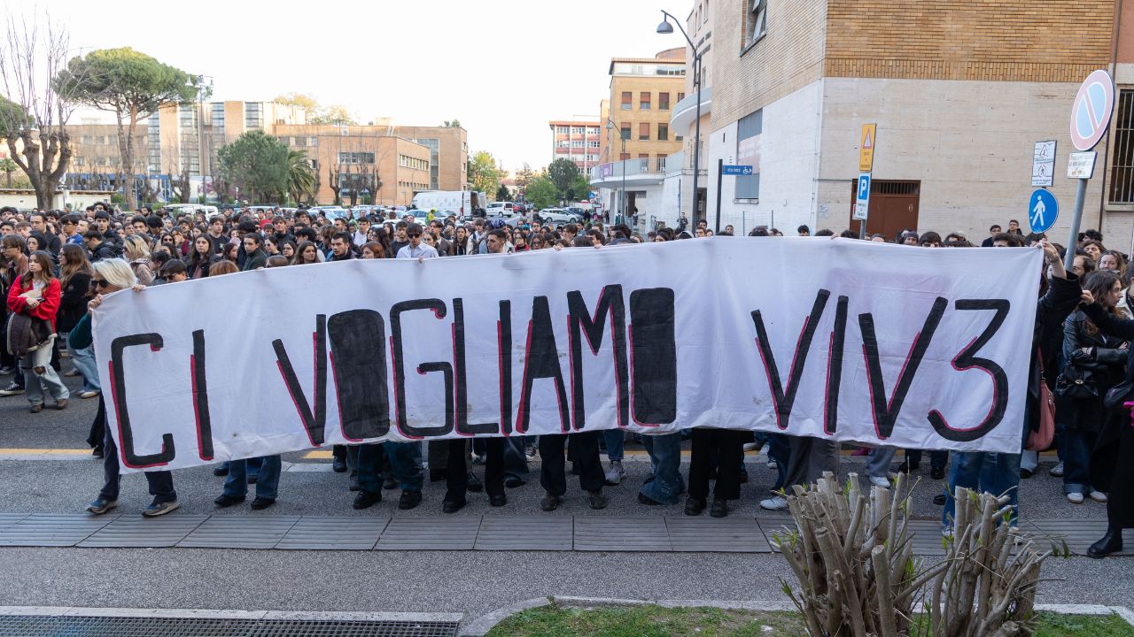 Femminicidi, già 13 casi nel 2025: i dati dell’Osservatorio Non una di meno