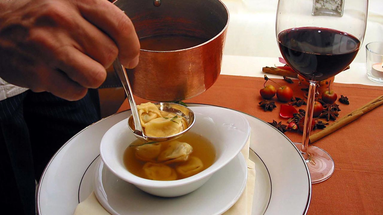 Pranzo di Pasqua a casa per l’80% degli italiani