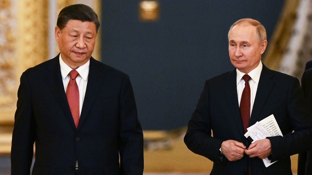 Geometrie di un mondo che si spezza: Russia e Cina, tra ombre atomiche, fragilità strategiche e un’America (di nuovo) in fiamme