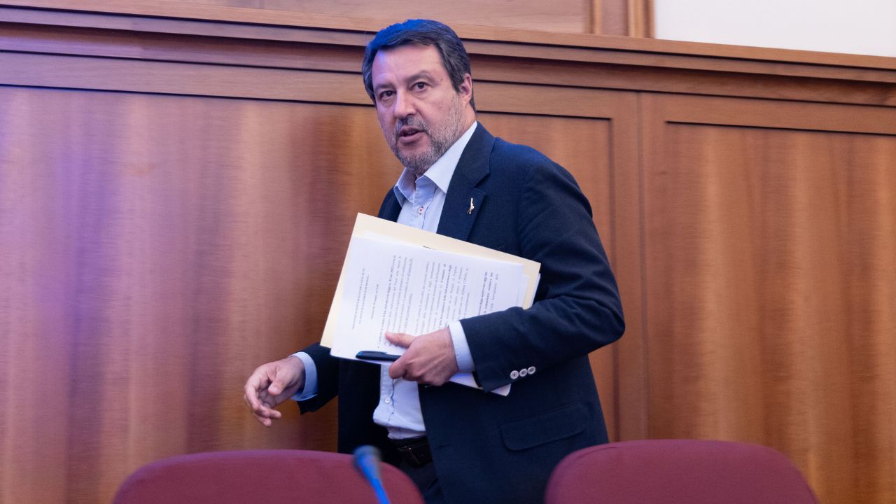 Salvini rincorre i cantieri, il Sud chiede infrastrutture vere e sicure