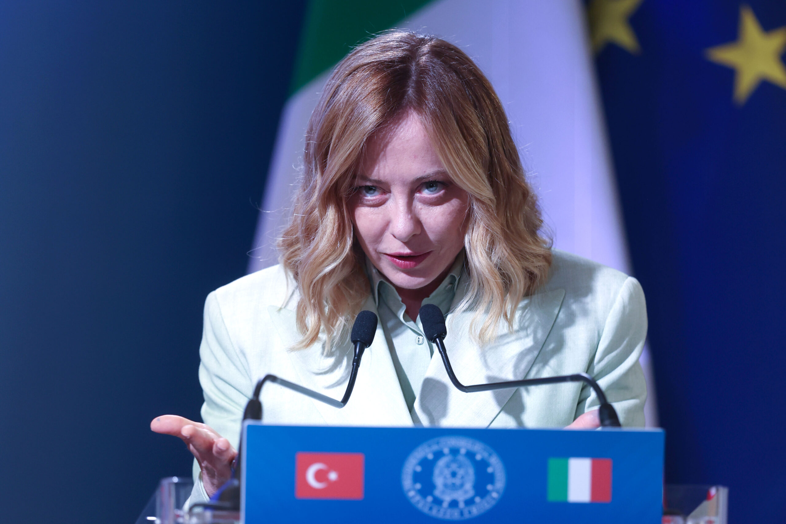 Meloni sollecita Mosca: «Ora la Russia risponda sulla tregua». Il vertice con il premier greco