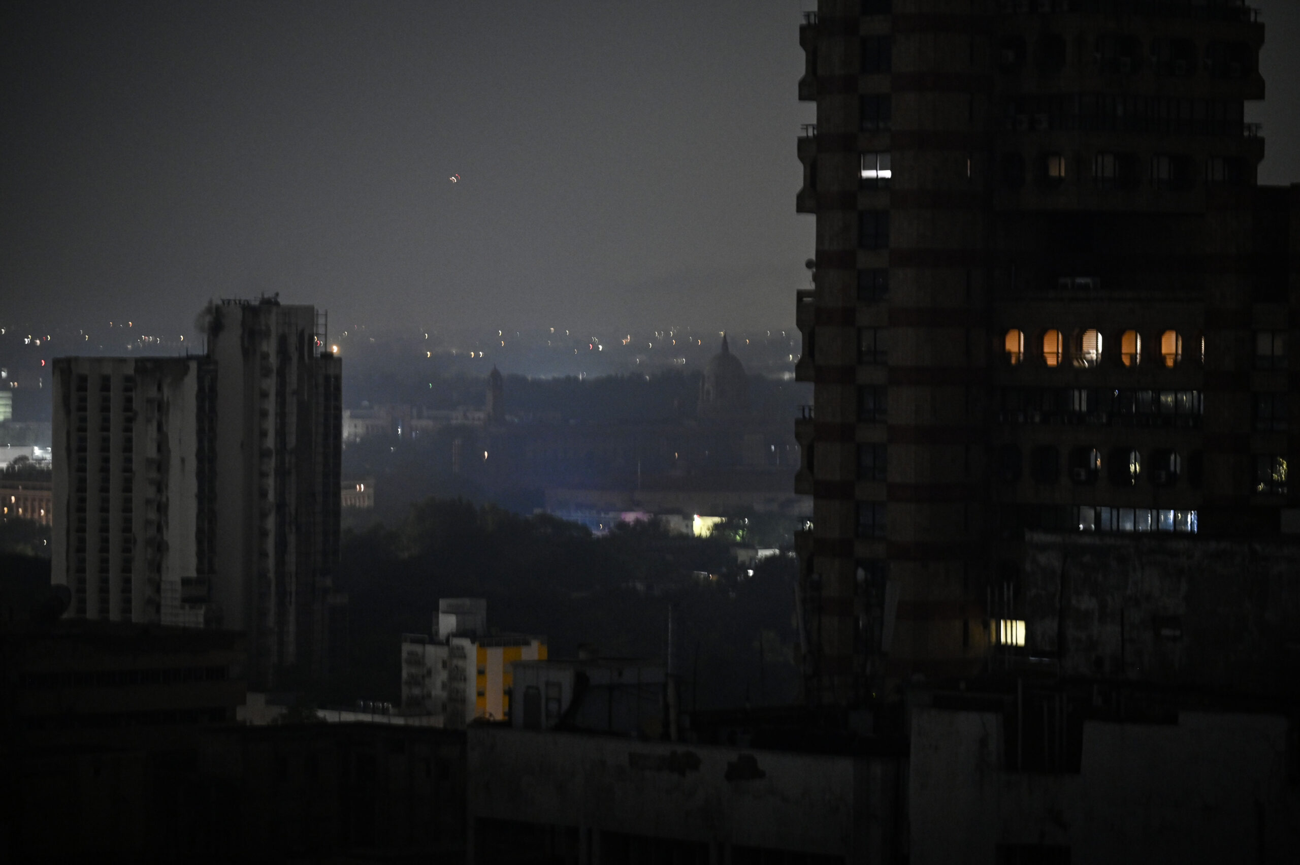 India-Pakistan, nuovi attacchi nella notte: la tensione resta altissima