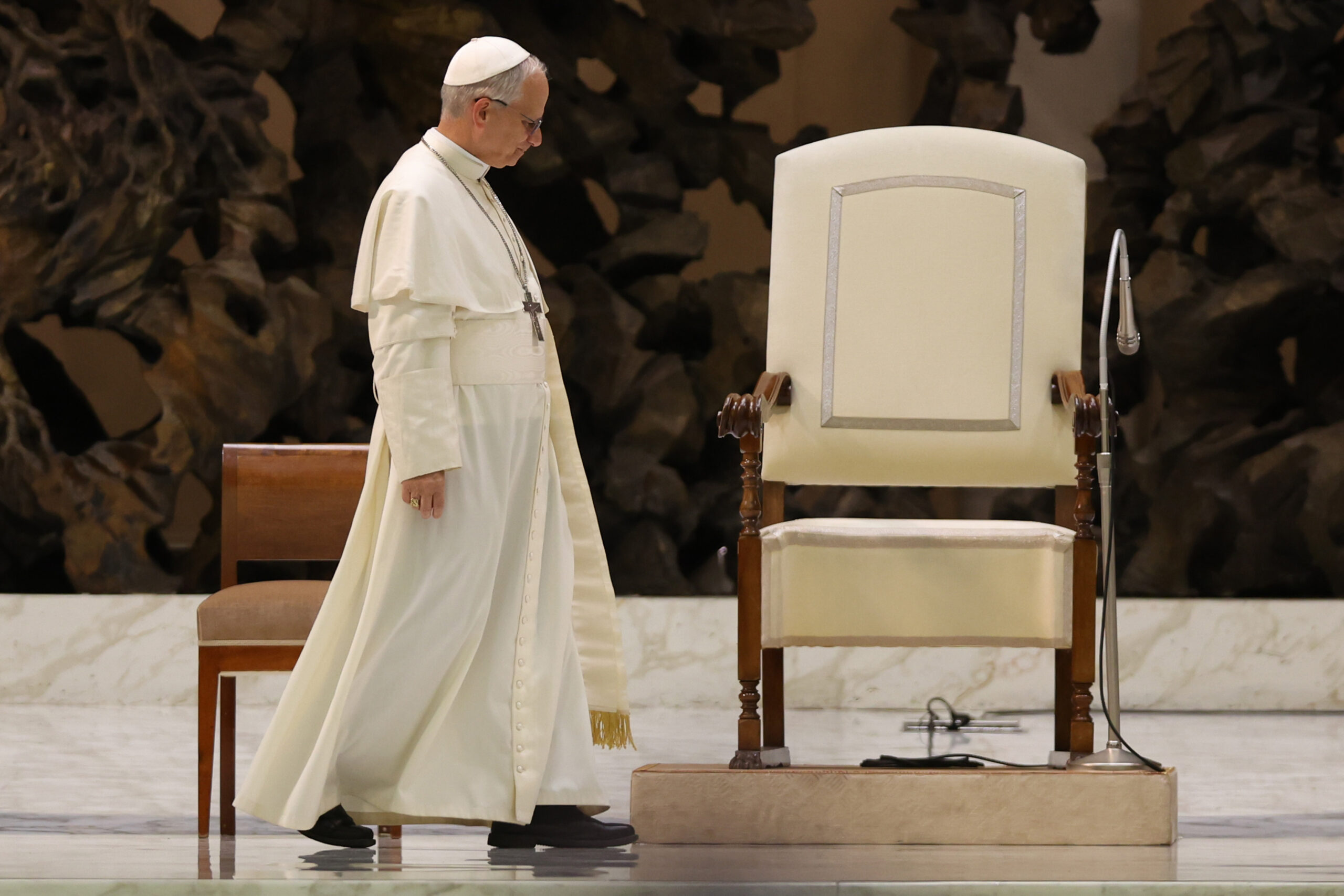 Papa Leone XIV ai media: «Disarmiamo le parole, disarmeremo la Terra»