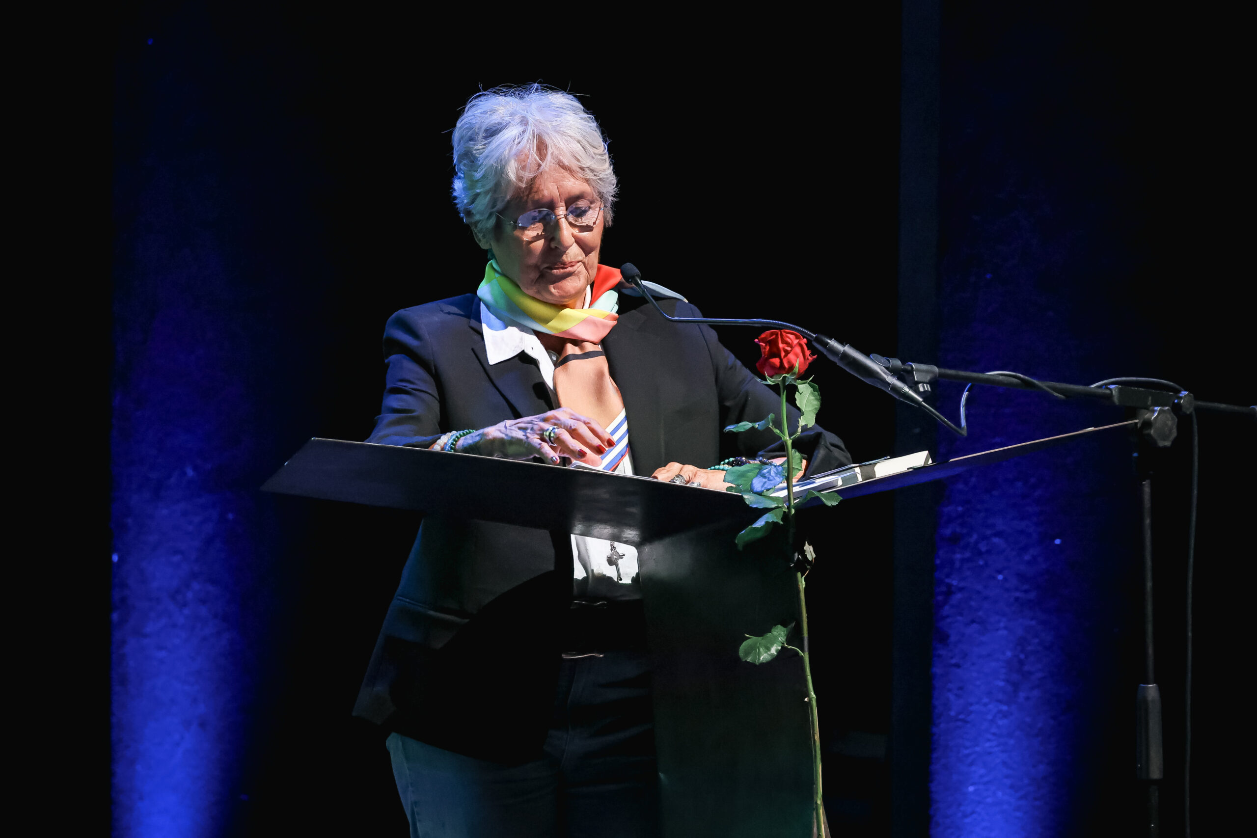 La nuova voce di Joan Baez è la poesia: l’arte come ancora di salvezza