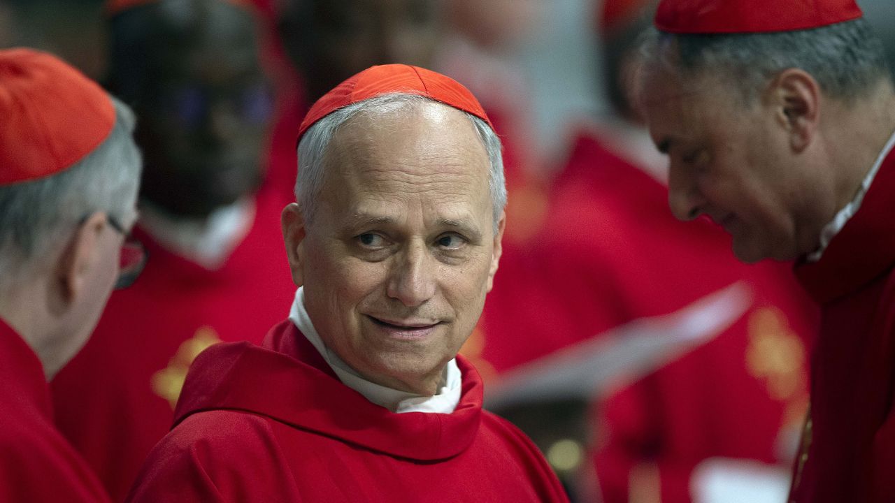 Il cardinale ombra: chi è davvero Robert Prevost, l’americano che potrebbe diventare papa