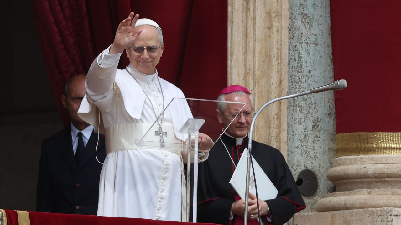Leone XIV al suo primo Regina Caeli: “Mai più la guerra”