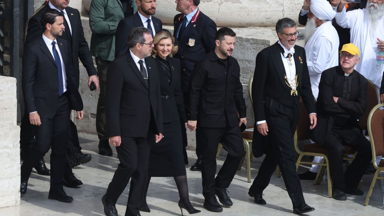 Papa Leone XIV riceve Zelensky in udienza in Vaticano