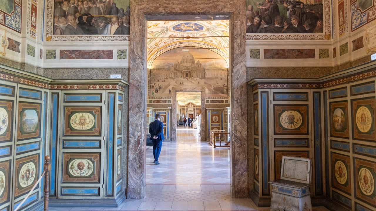 La Sala di Costantino nei Musei Vaticani torna al suo splendore dopo un decennale restauro