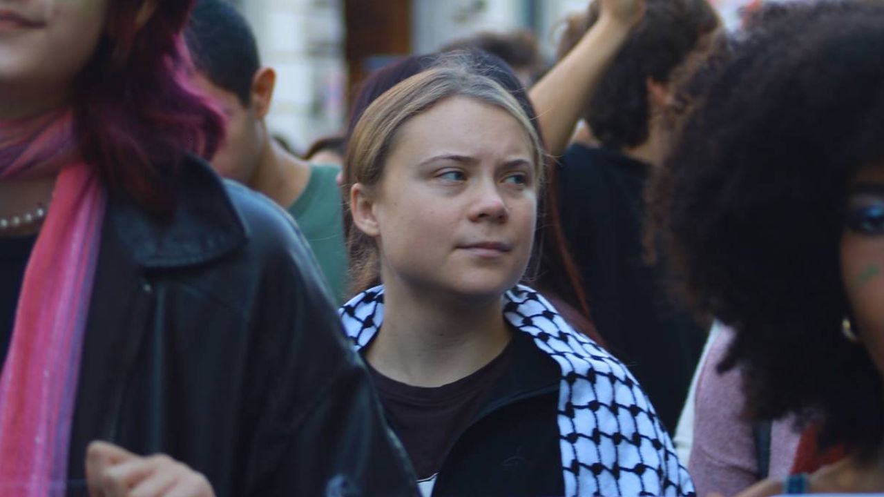 Greta è scomoda perché è coerente. E la coerenza, oggi, fa paura.