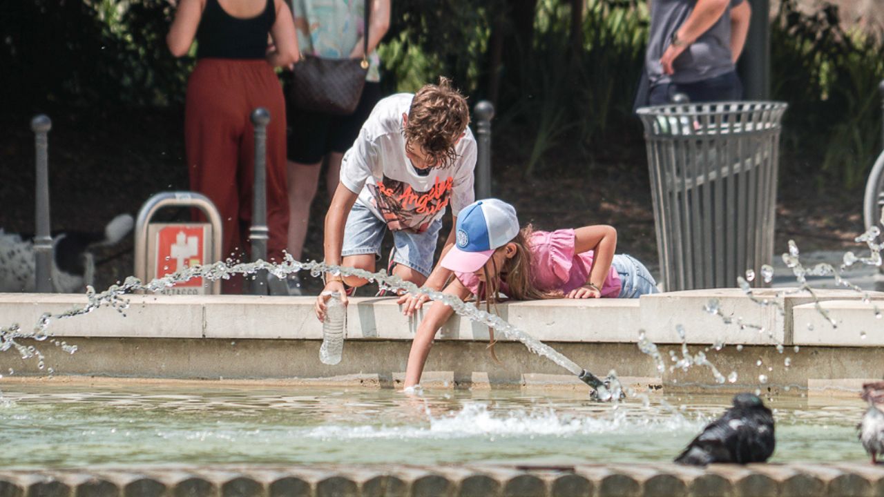 Caldo fino a 42° in arrivo: Italia in allerta, bollini rossi