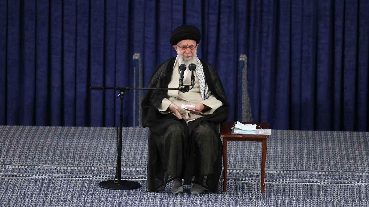 Lo spettro degli ayatollah iraniani: dalla rivoluzione islamica al sogno infranto delle donne