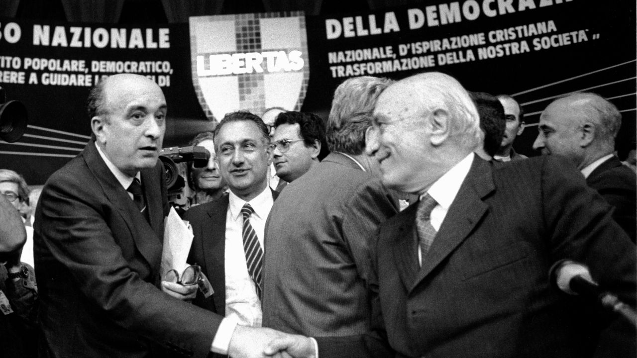Il sogno infranto di una nuova Democrazia Cristiana e i fallimenti dei piccoli partiti di centro 