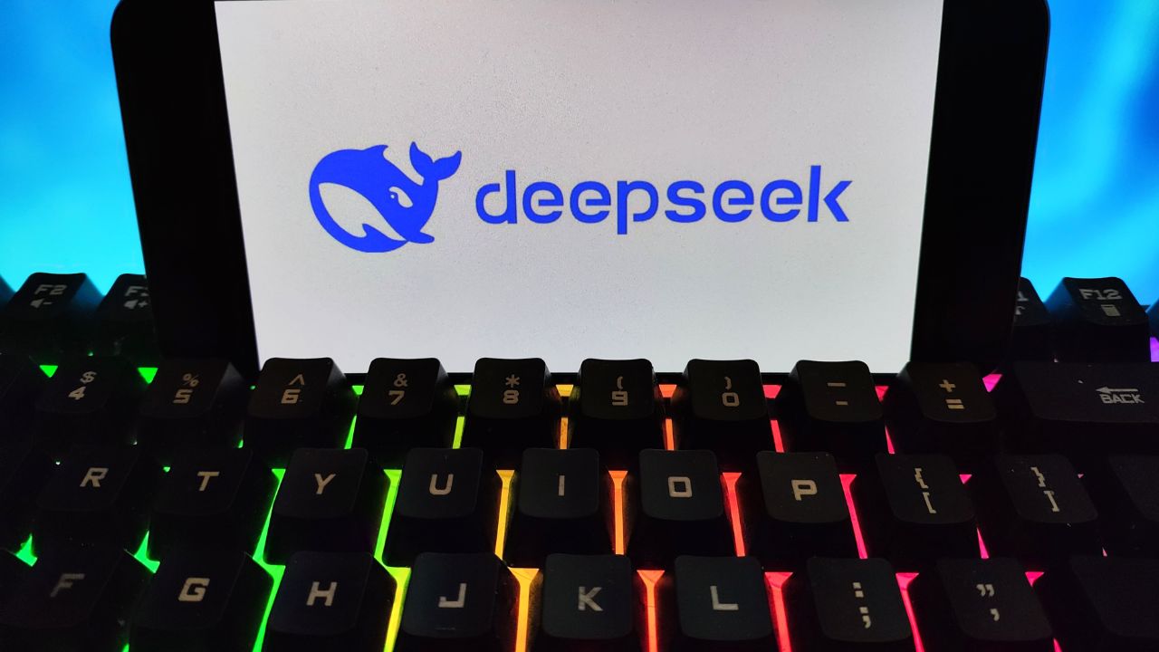 Finta app DeepSeek diffonde virus per rubare dati sensibili