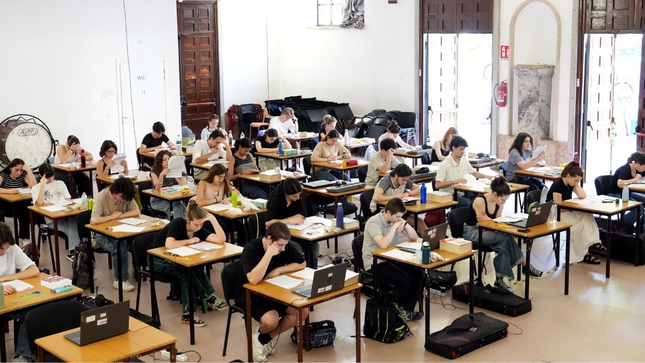 Emergenza scolastica: giovani senza voci