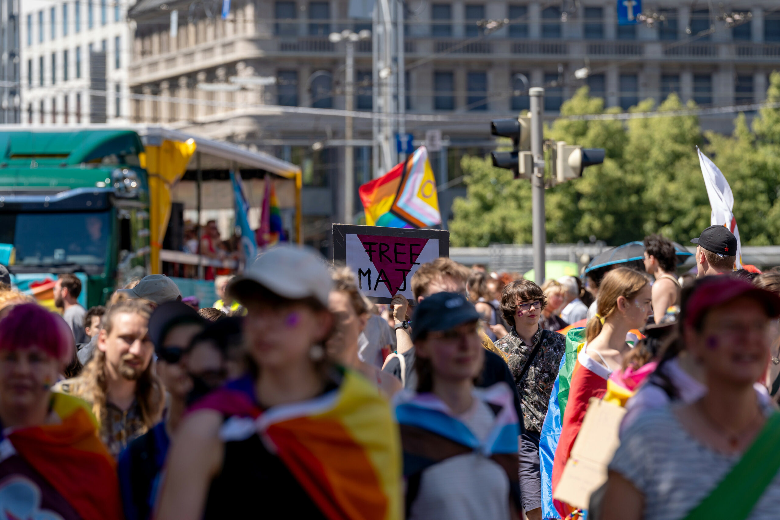 Duecentomila cuori contro Orbán. Il Pride che ridipinge Budapest di Europa