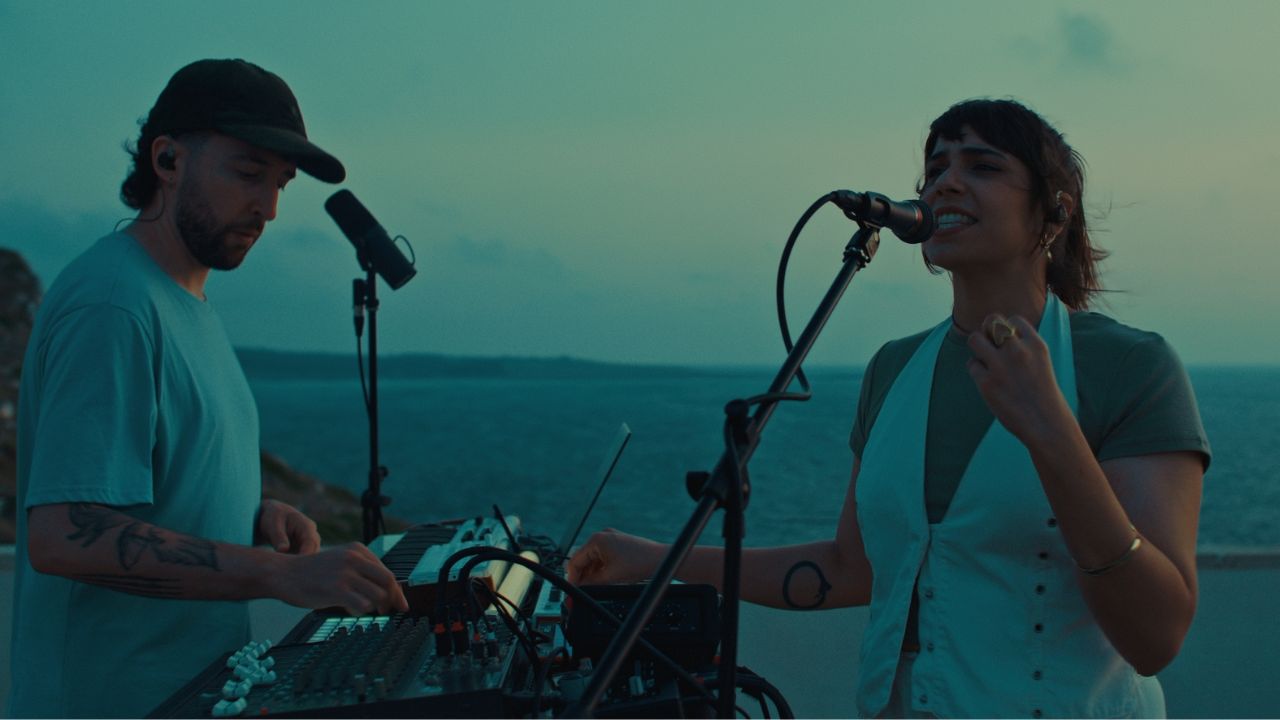 SARAFINE reinterpreta la tradizione salentina in chiave elettronica: arriva “Lu rusciu de lu mare”