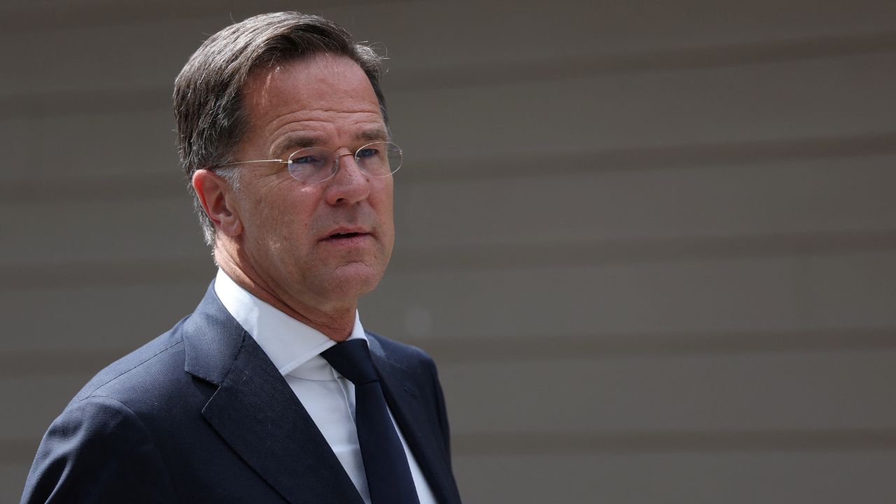 Rutte: “Russia si rafforza a velocità record, bene aumento difesa Europa”