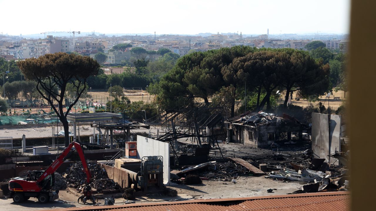Esplosione deposito Gpl a Roma: muore uno dei feriti, indagine per omicidio colposo