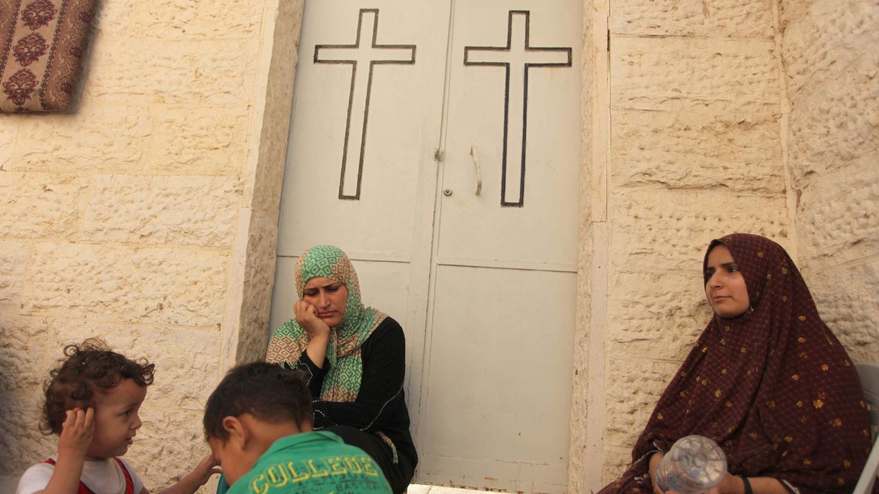 Gaza: raid sulla chiesa cattolica della Sacra Famiglia