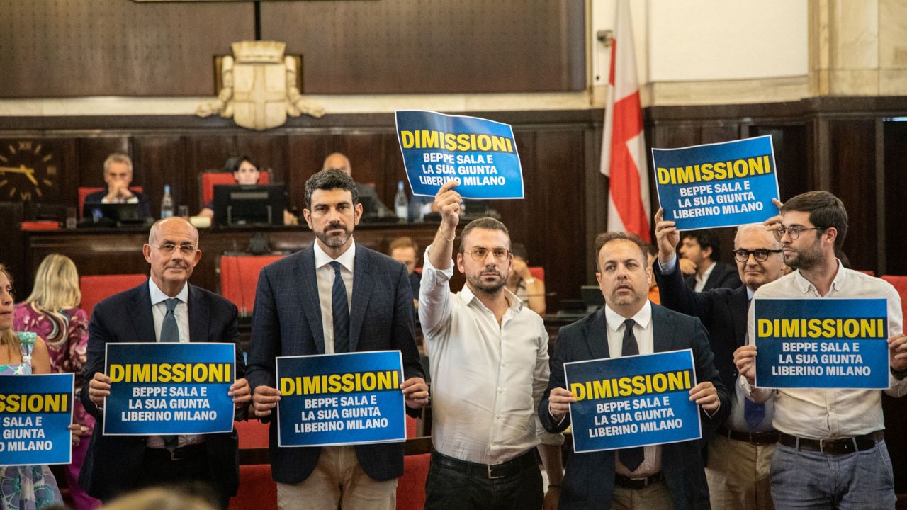 Inchiesta Milano, il centrodestra chiede le dimissioni di Sala