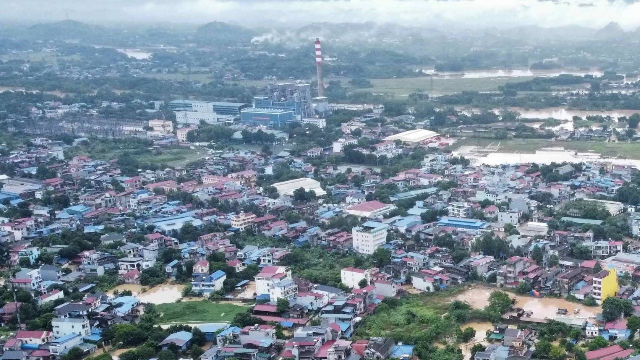Hanoi, divieto di veicoli a combustione dal 2026: stop alle moto a benzina nel centro città