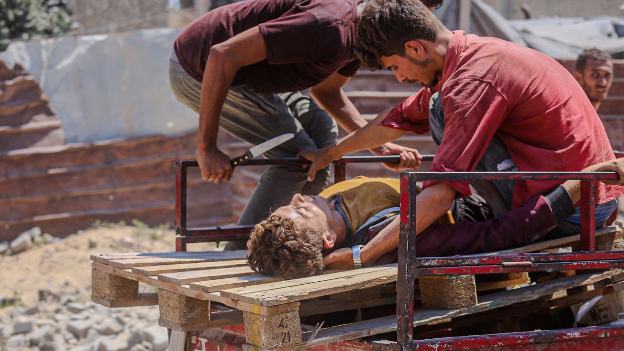 Cisgiordania: coloni israeliani aggrediscono agricoltori palestinesi nel villaggio di Farkha