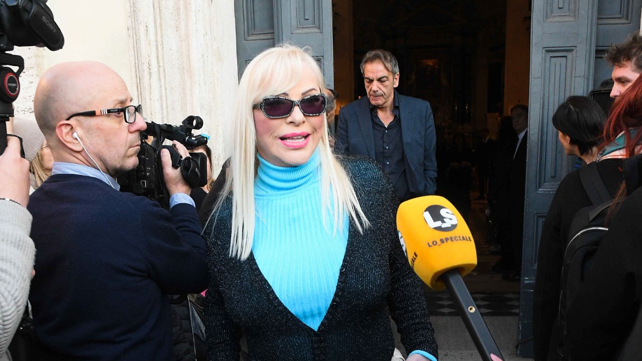 Cicciolina contro Conte: “Mi avete tolto il vitalizio? Vi porto in tribunale, per amor del popolo”