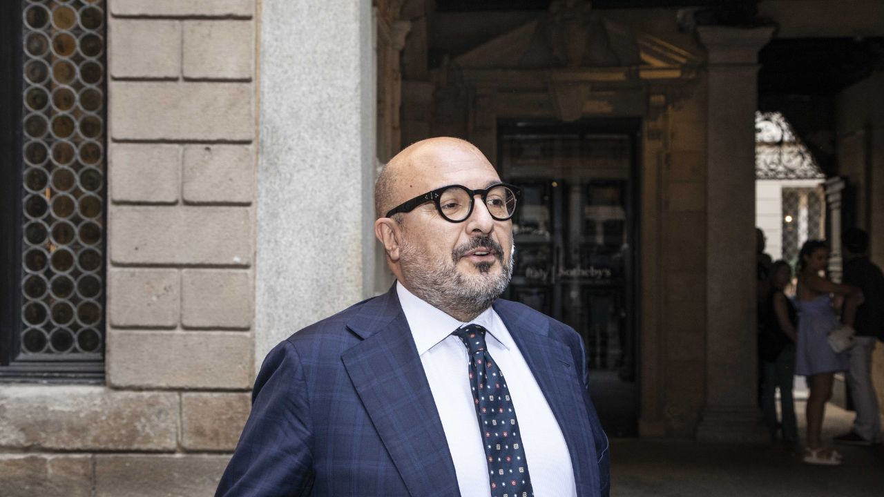 Dal ministro “nammurato” alla chiave di Pompei: finisce nel nulla la farsa che ha fatto ridere l’Italia