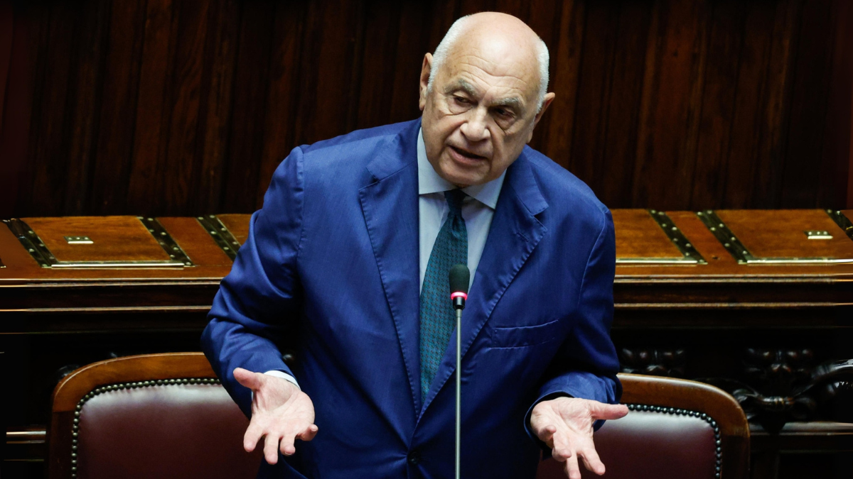 Si complica il caso Almasri, tra mail, silenzi e mancate risposte: cosa sapeva davvero il governo?