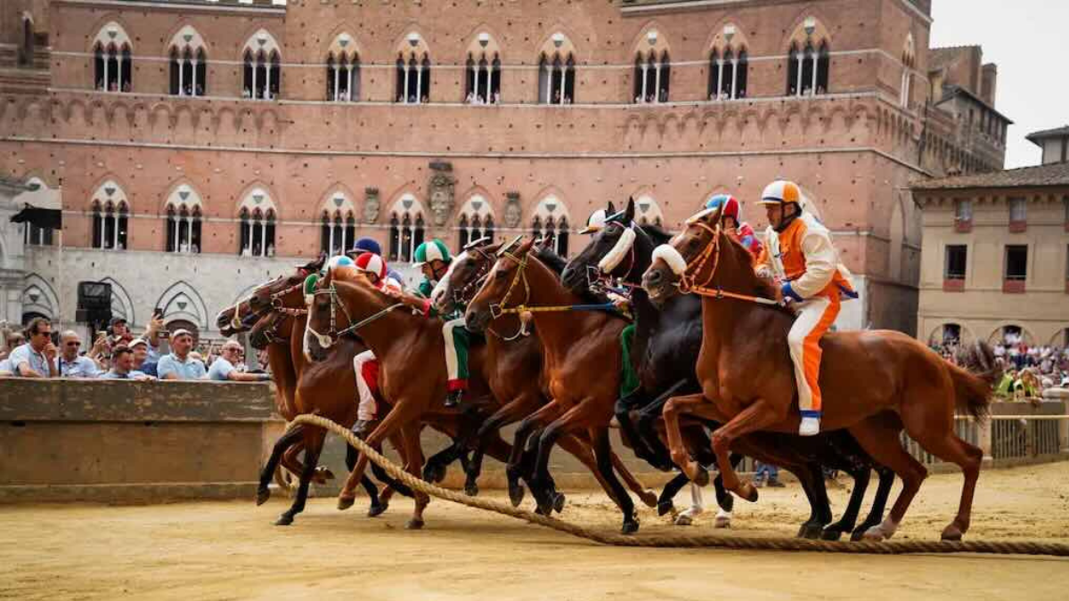 Tre giri per la gloria: l’Oca conquista il Palio di Siena con Tittia, ed è festa in città fino all’alba