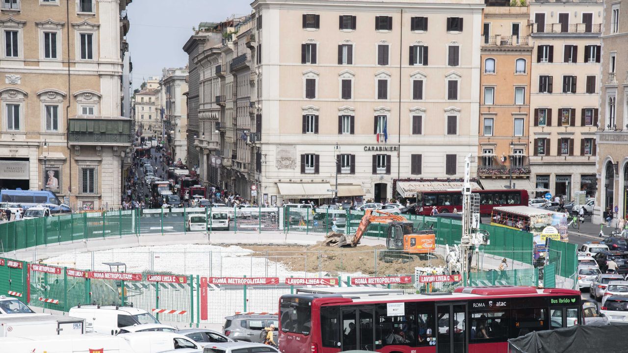 Roma, scoperte abitazioni romane e la via Flaminia medievale nel cantiere della Metro C a Piazza Venezia