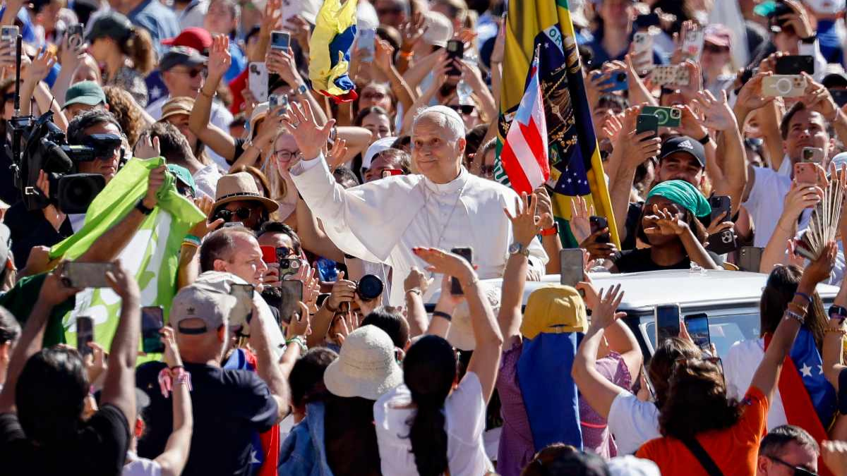 Giubileo dei giovani, un milione di ragazzi a Tor Vergata per Leone XIV: “Cercate la giustizia per costruire un mondo più umano”