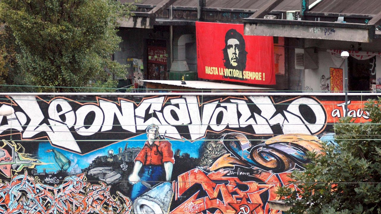 Sfratto del Leoncavallo a Milano: operazione anticipata dalle forze dell’ordine