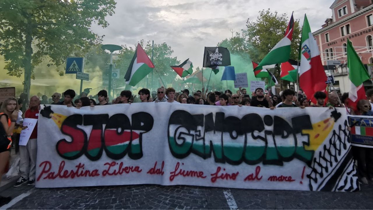 Venezia, 10.000 in corteo al Lido per la Palestina