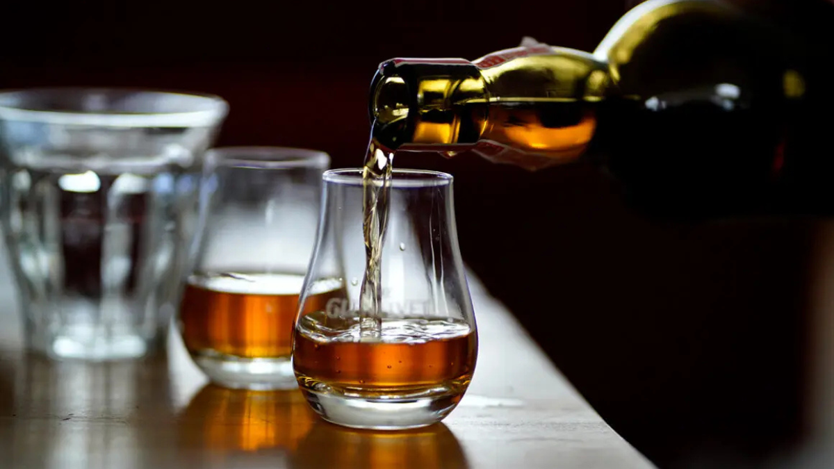 Vini e distillati, la frattura dei dazi tra Usa e Ue: il vino sotto pressione, gli spiriti sperano nell’esenzione