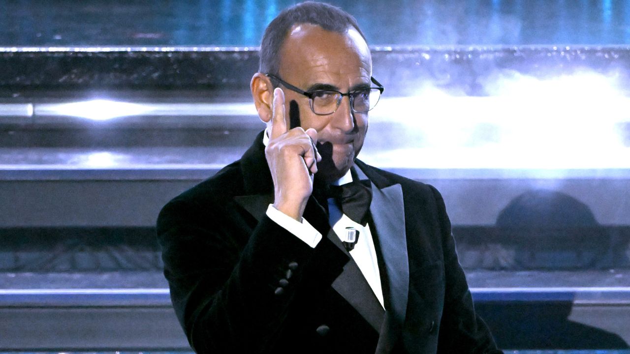 Sanremo 2026, il cast che non finisce più: Carlo Conti tace, ma sembra la lista nozze della musica italiana