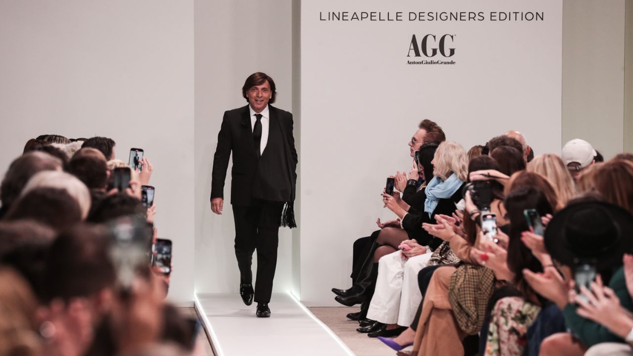 Anton Giulio Grande trionfa alla Milano Fashion Week con l’omaggio a Frida Kahlo