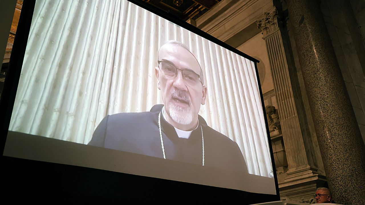 Padre Pizzaballa è la forza disperata dell’umanità che non vuole accettare passivamente il dolore dell’odio senza fine