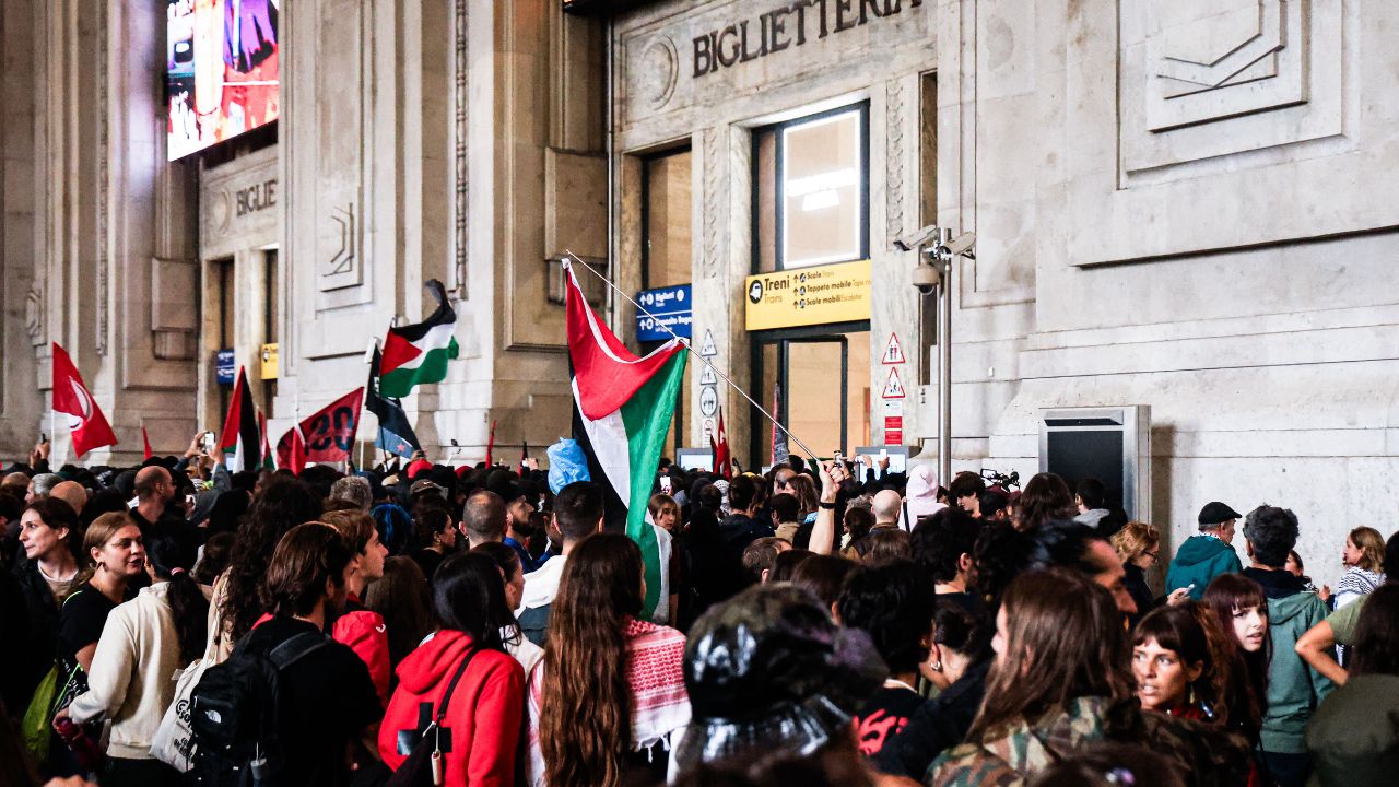 Non i disordini, ma la piazza: l’Italia che si ferma e grida Gaza, caro vita e dignità