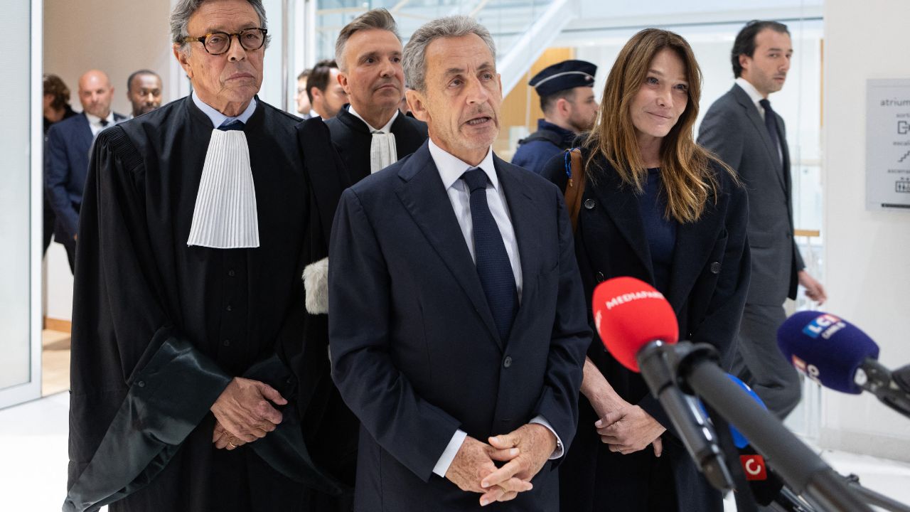 Cinque anni a Sarkozy: l’ex presidente sfida la condanna e parla di ingiustizia. E Carla Bruni perde la calma