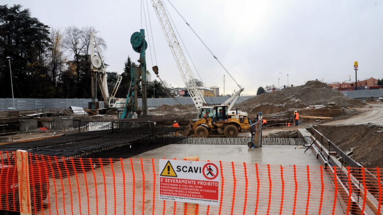 Como, frana sulla Statale: rocciatori al lavoro ad Abbadia Lariana