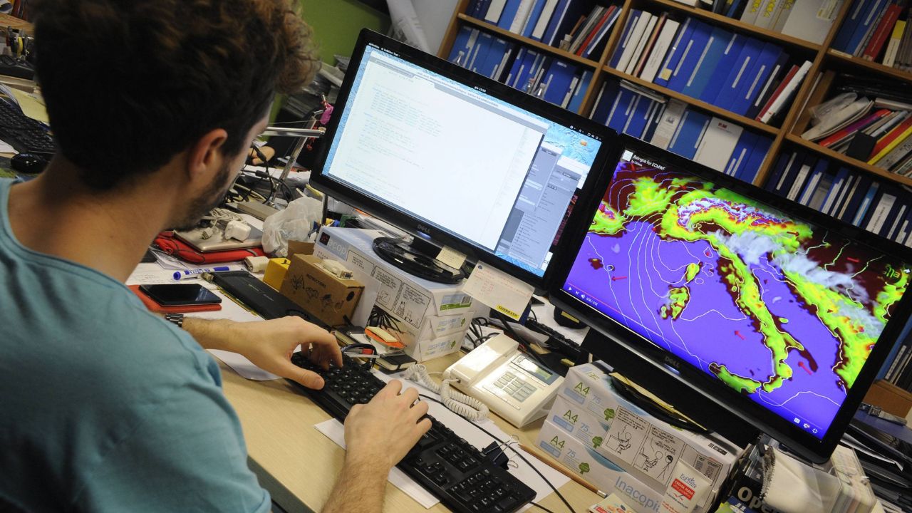 Intelligenza artificiale, ecco il nuovo Ddl. Calderone: “Strumento per promuovere il lavoro”