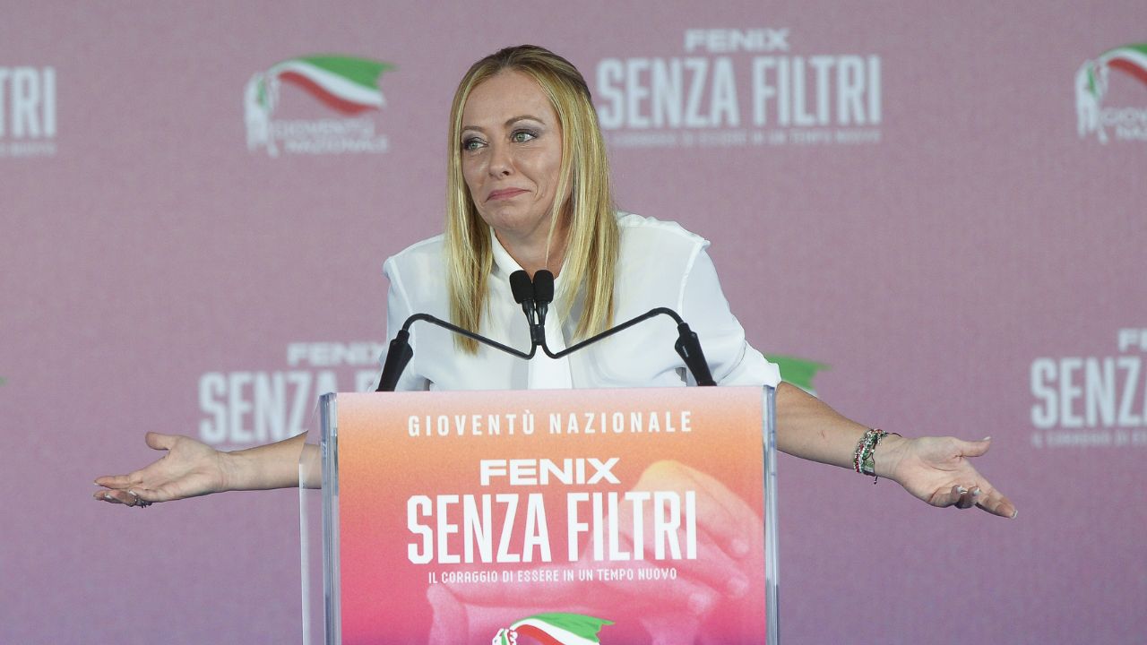 Meloni ai giovani di FdI: “Minacce non ci fanno paura, avanti con lotta a mafia e sicurezza”
