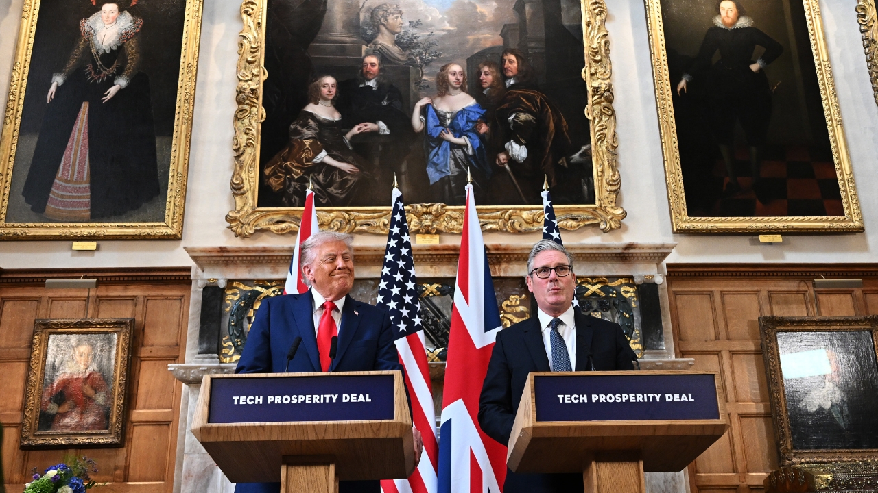 Trump e Starmer, faccia a faccia tra bombe e algoritmi: sì al patto tech, scontro sulla Palestina